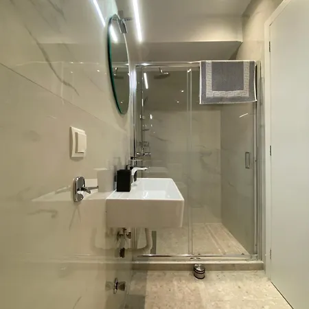 شقة 3rd Floor B Microapartment كافالا